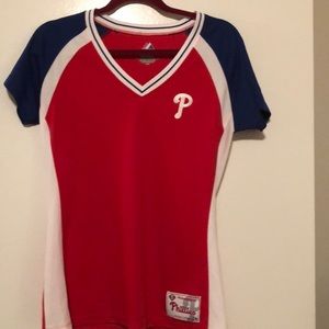 Women’s Phillies t shirt